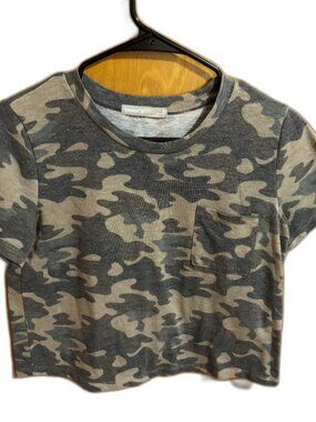 TRESICS Camo Crop Tee Size‎ Small